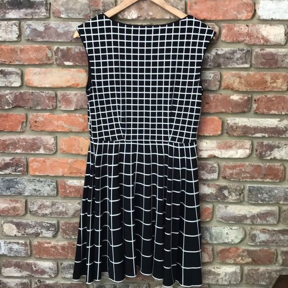 Jessica Simpson Medium 6 Black White Windowpane Fit & Flare Dress Spring Summer - Picture 3 of 7